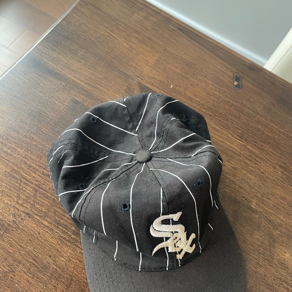 Vintage Chicago White Sox Pinstripe Starter Snapback - Picture 2 of 5